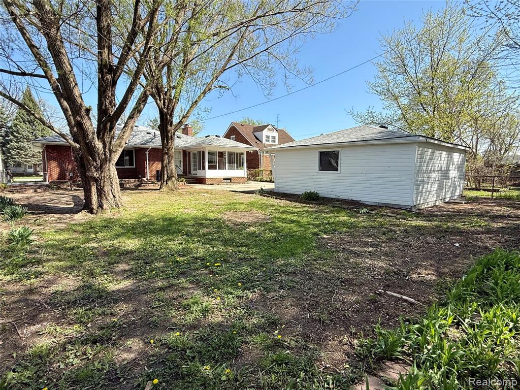 21805 Pleasant Avenue, Eastpointe, MI 48021 — Photo 8