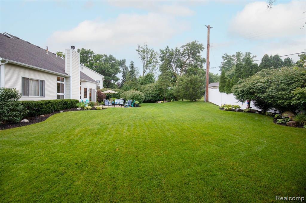 914 E LIBERTY Street, Milford, MI 48381 — Photo 9