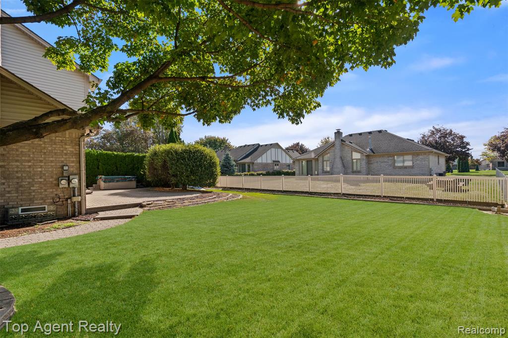 4430 Bayleaf Drive, Sterling Heights, MI 48314 — Photo 45