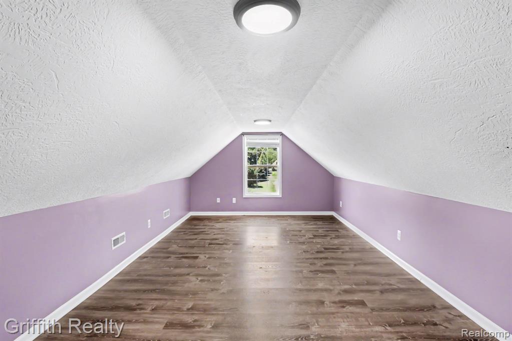 7055 Augustine Court, Fenton, MI 48430 — Photo 14