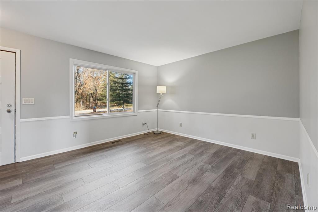 18777 Martinsville Road, Belleville, MI 48111 — Photo 9