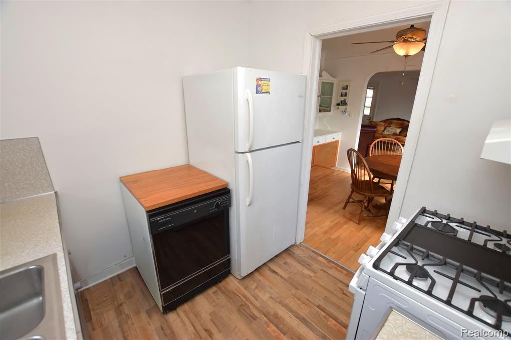 420 Burroughs Avenue, Flint, MI 48507 — Photo 3