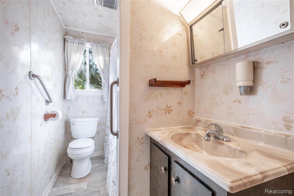 307 Center Street, Holly, MI 48442 — Photo 13