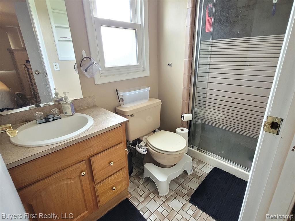 26040 Marlowe Place, Oak Park, MI 48237 — Photo 15