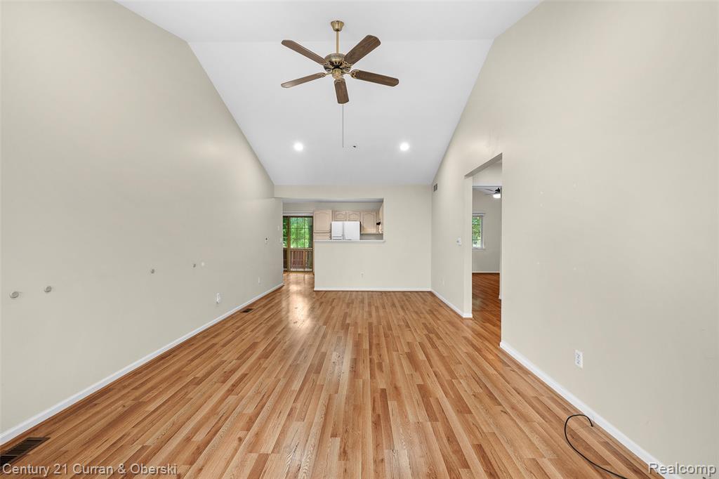 9 Canfield Circle, Dearborn Heights, MI 48127 — Photo 4