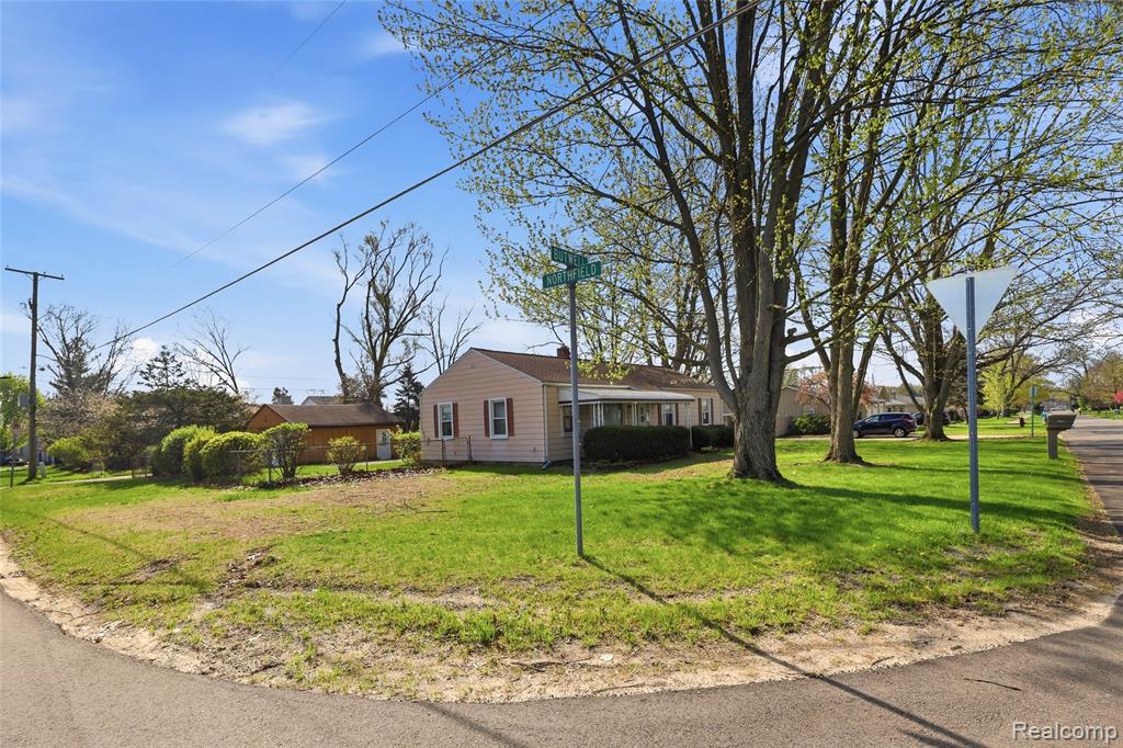 8964 Butwell Street, Livonia, MI 48150 — Photo 29