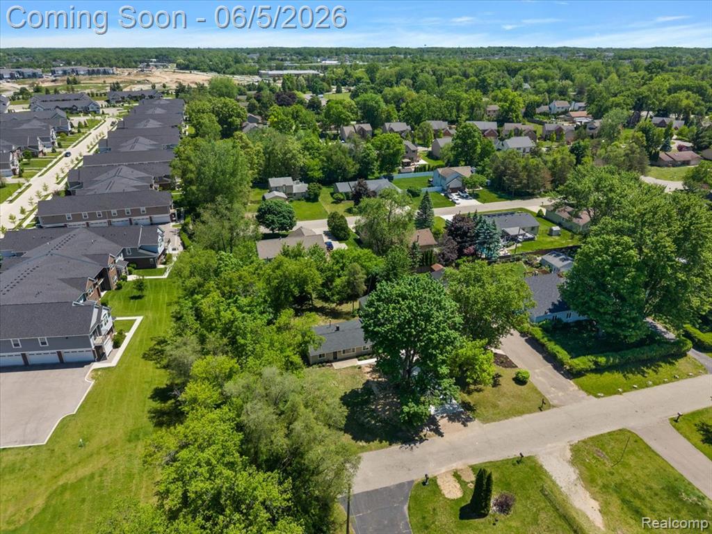 2148 Hoeft Drive, Commerce Twp, MI 48390 — Photo 28