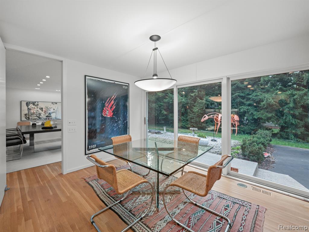 6383 WING LAKE Road, Bloomfield Hills, MI 48301 — Photo 11