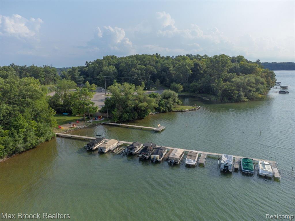 4053 HARBOR VISTA Drive, Orchard Lake Village, MI 48323 — Photo 14