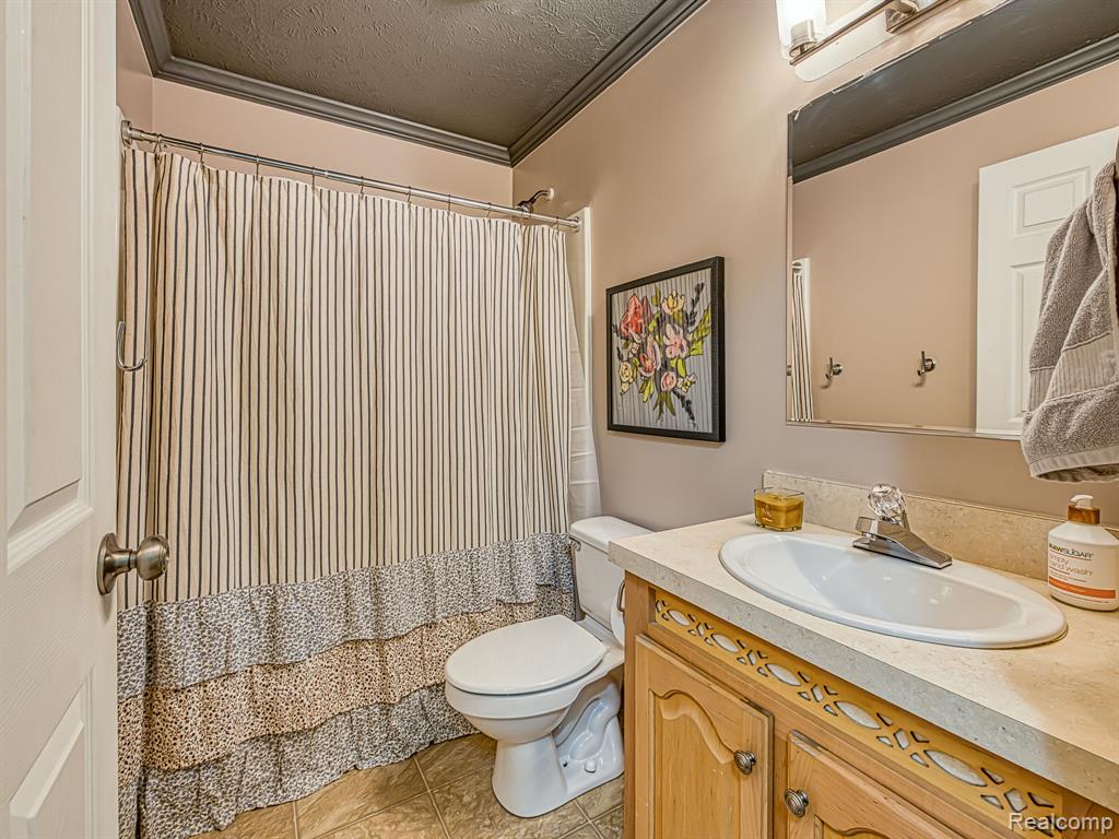 29703 Vinewood Lane, Gibraltar, MI — Photo 14