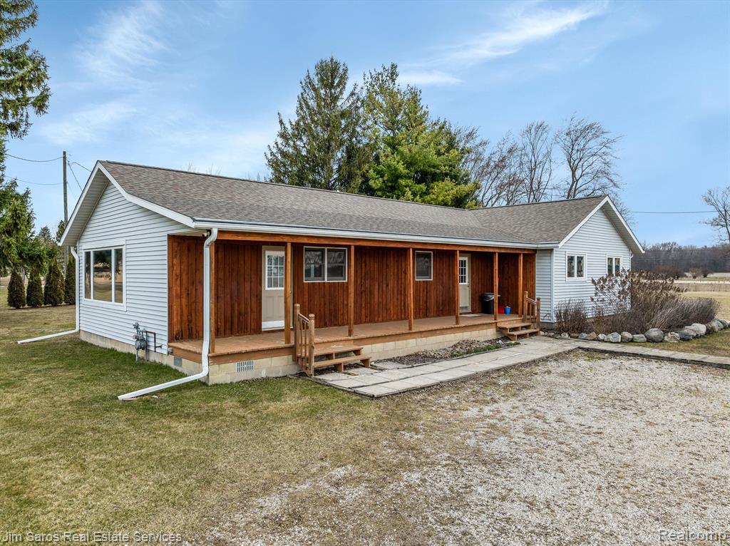 6573 FRED W MOORE, China, MI — Photo 16