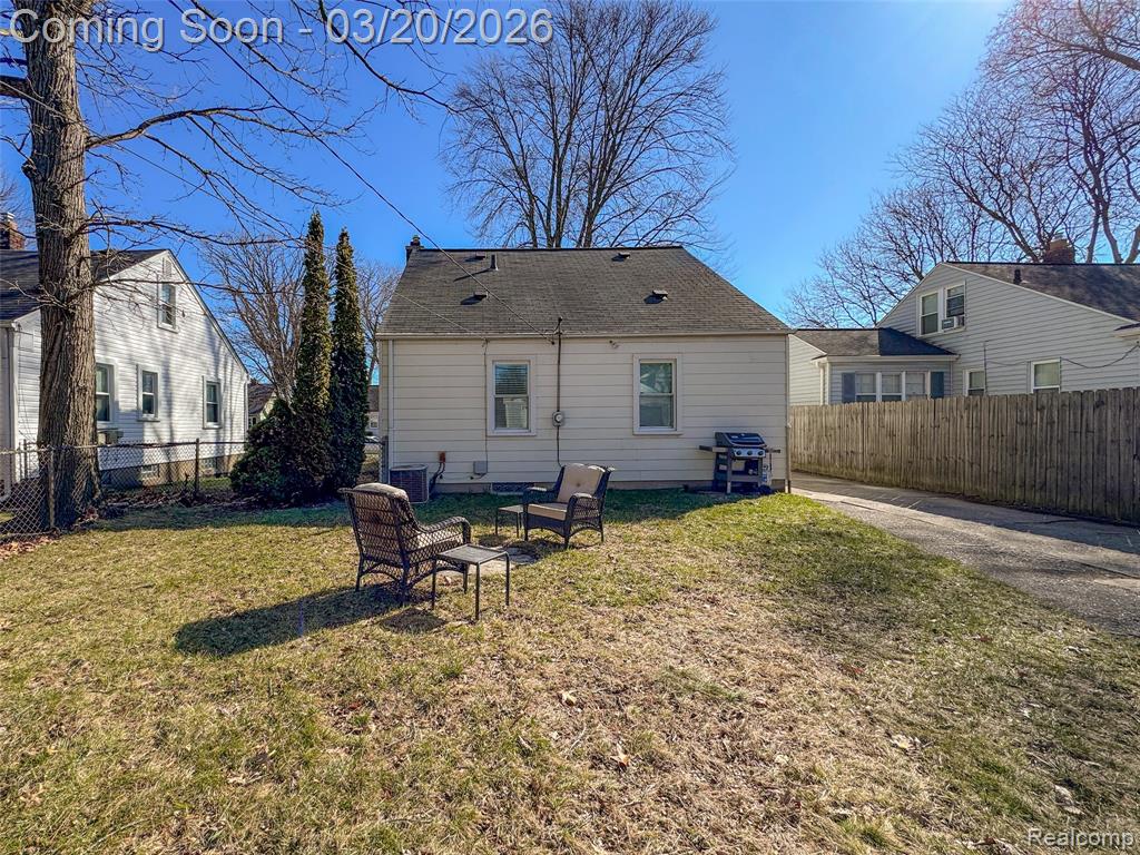 405 N Altadena Avenue, Royal Oak, MI 48067 — Photo 24