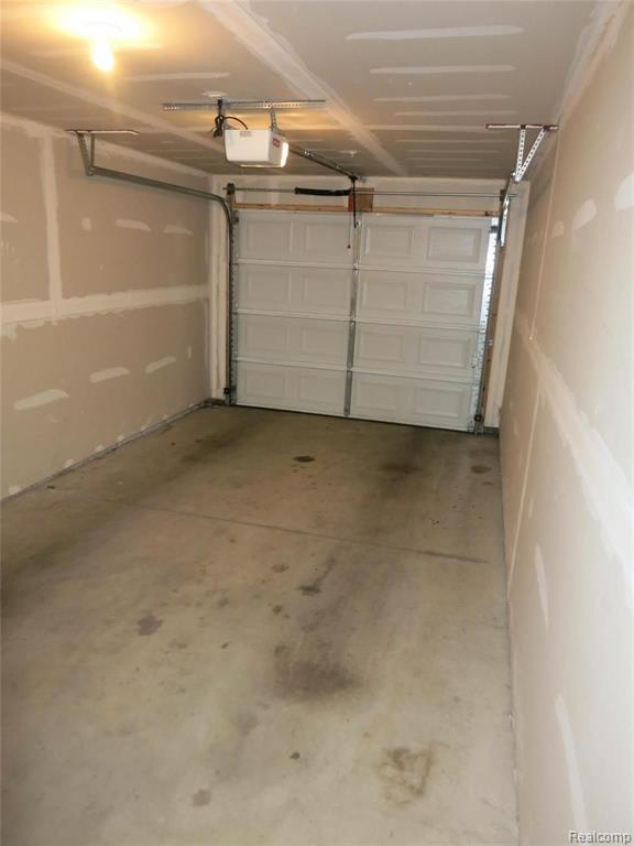685 SUMMERFIELD Drive, Westland, MI — Photo 26