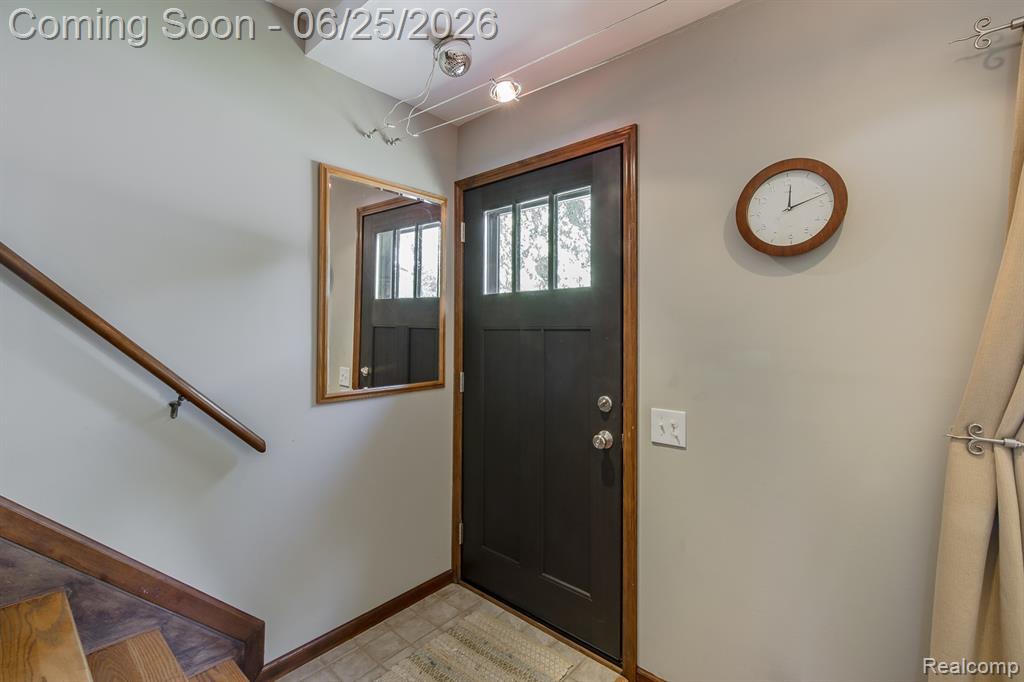 4741 Meadowbrook Avenue, Clarkston, MI 48348 — Photo 4