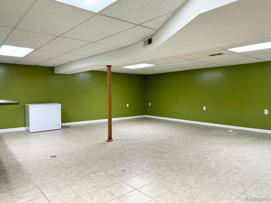 8126 Mills Street, Taylor, MI 48180 — Photo 34