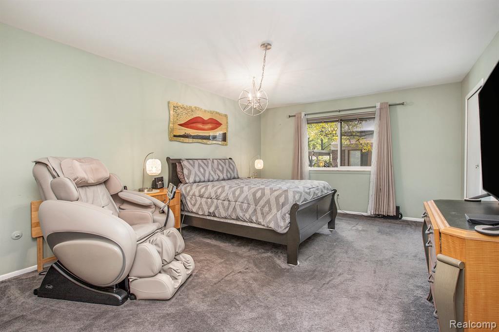 29761 Farmbrook Villa Lane, Southfield, MI 48034 — Photo 15