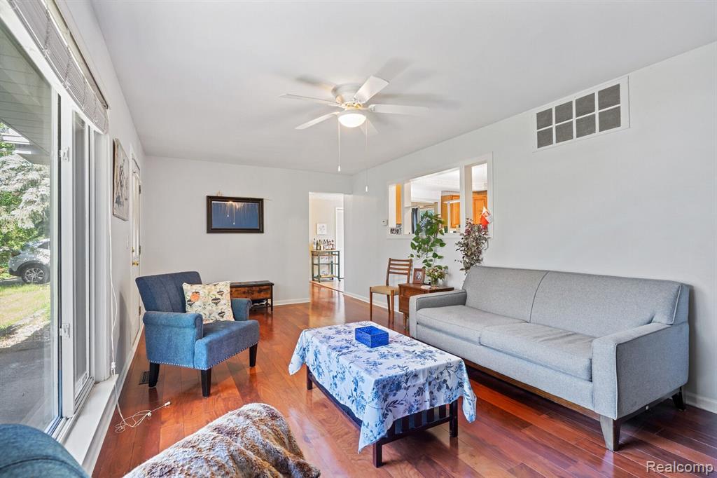 42204 MCBRIDE Avenue, Van Buren, MI 48111 — Photo 9