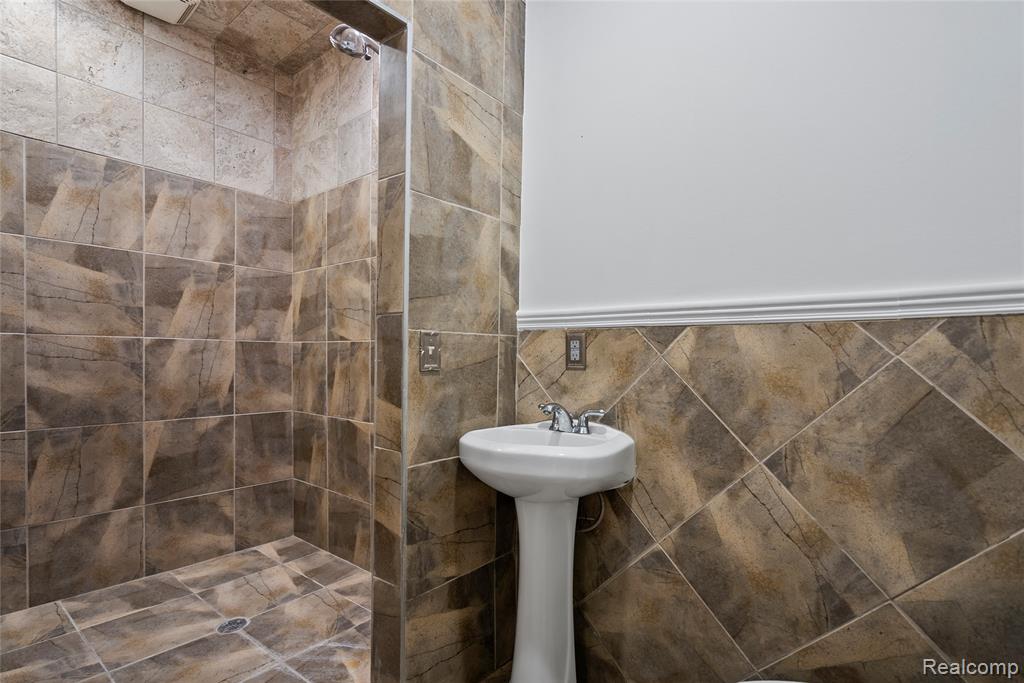2631 Lakeville Road, Oxford, MI 48370 — Photo 37