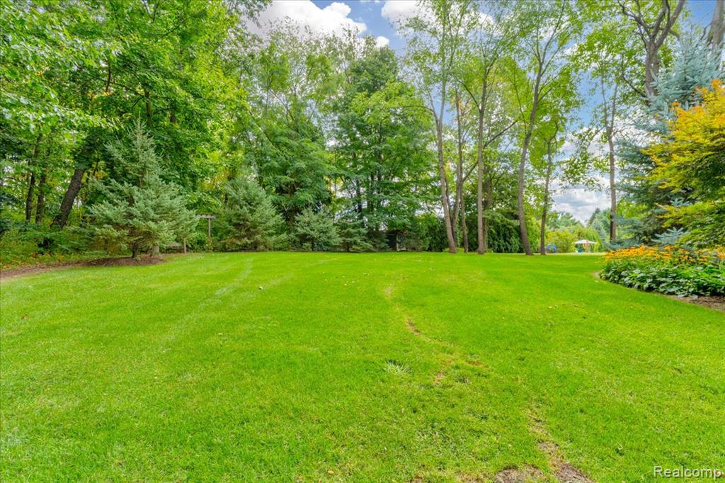 5050 Whitlow Court, Commerce Twp, MI 48382 — Photo 36