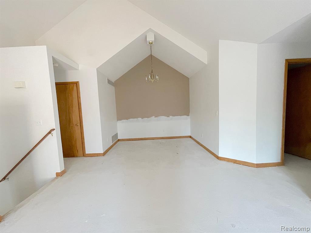 428 MARIGOLD Circle, Westland, MI — Photo 3