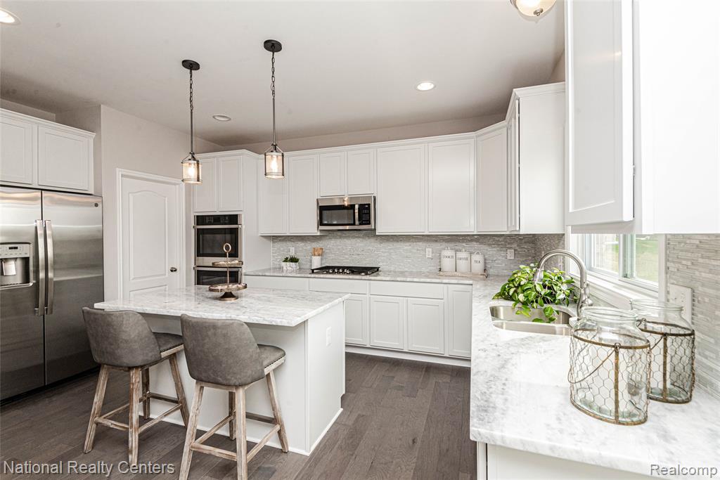 2495 Lindsay Lane, Grand Blanc, MI 48439 — Photo 11