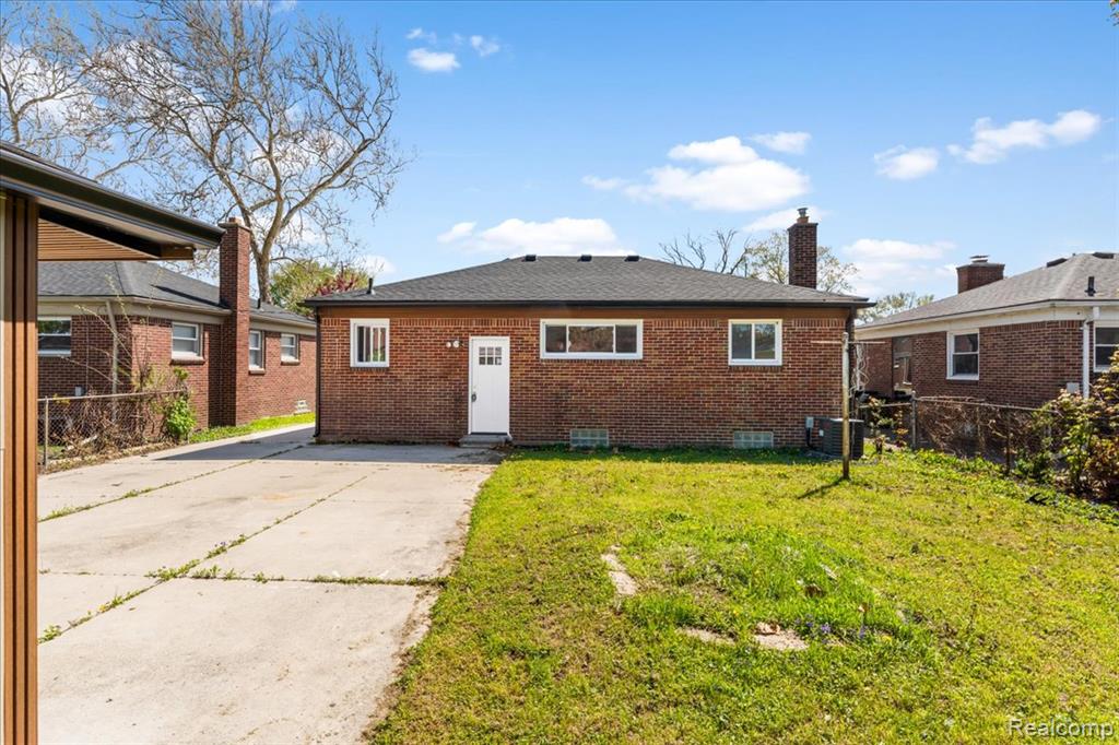 22631 Mylls Street, Saint Clair Shores, MI 48081 — Photo 23