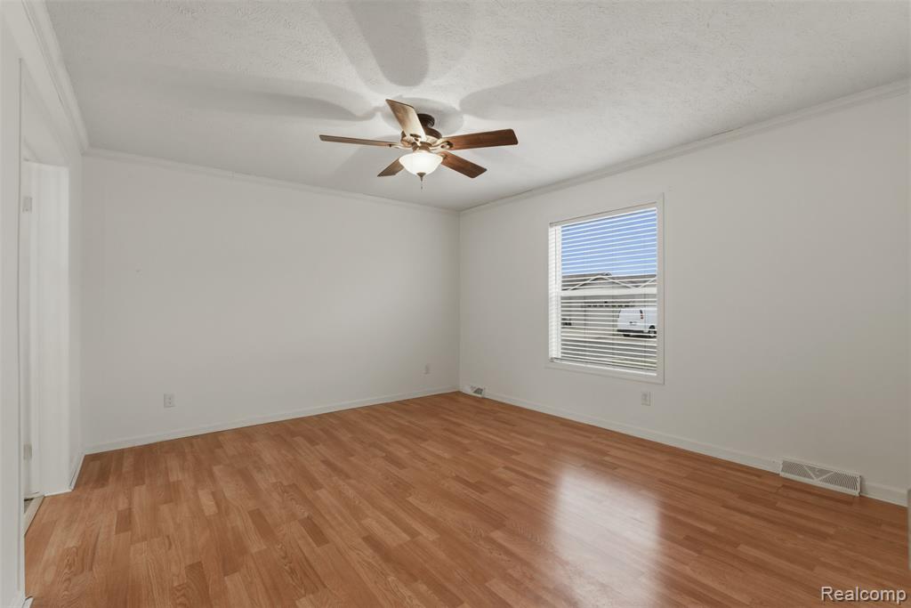 11798 Willoway Court, South Lyon, MI 48178 — Photo 19