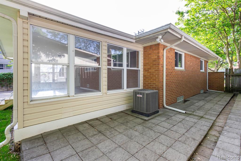 4333 Manor Avenue, Royal Oak, MI 48073 — Photo 36