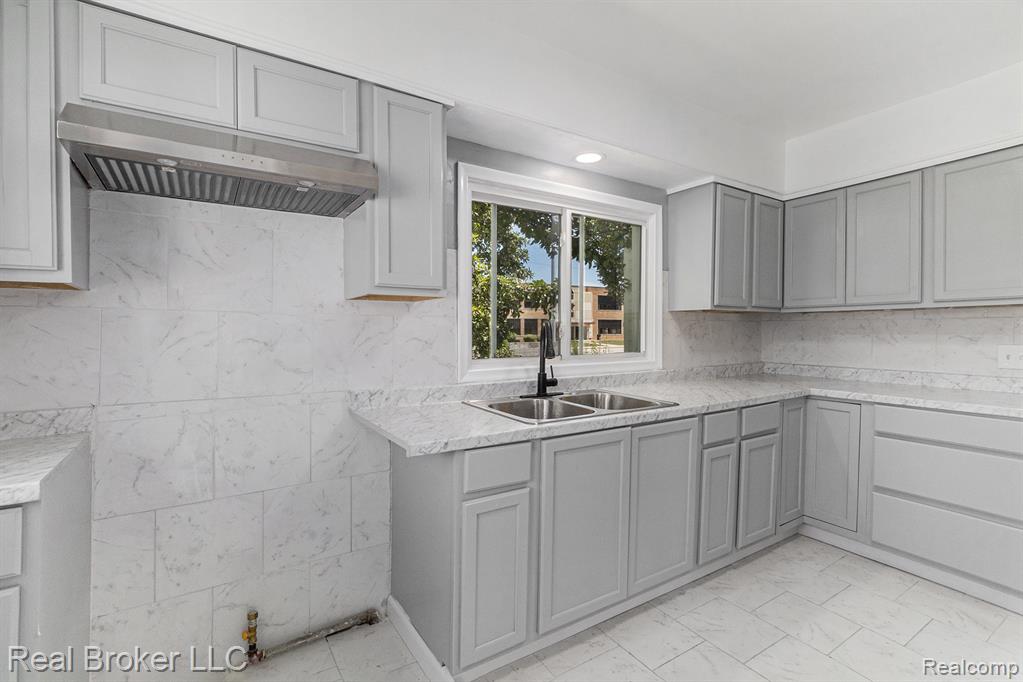 8301 Dodge Avenue, Warren, MI 48089 — Photo 8