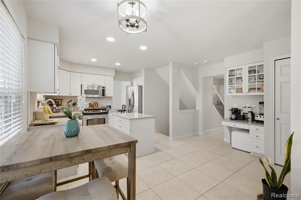 46604 Aarons Way, Canton, MI 48188 — Photo 20