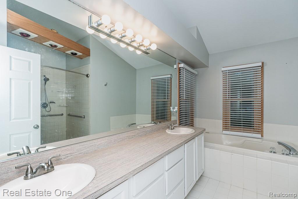 6778 Baytree Court, Shelby Twp, MI 48316 — Photo 27