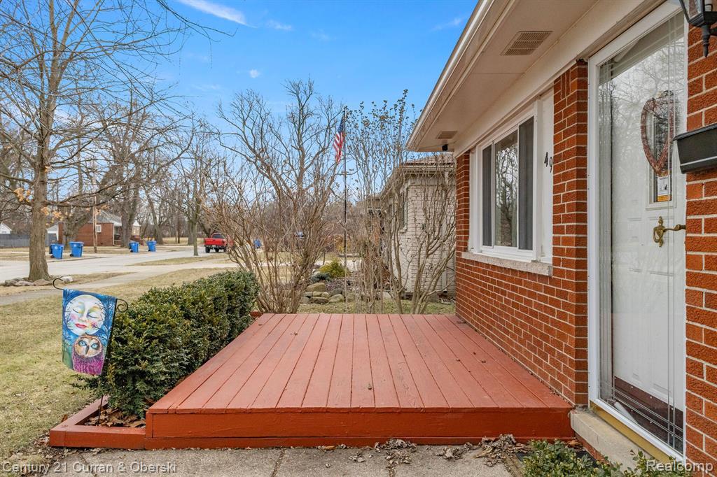 4928 RAYMOND Avenue, Dearborn Heights, MI 48125 — Photo 3