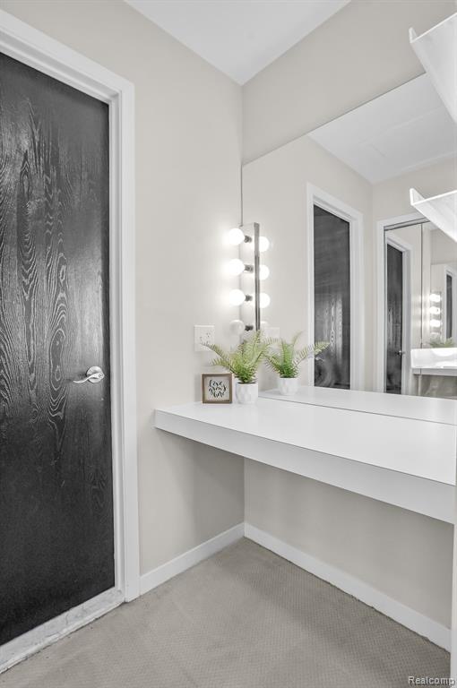 525 WINWOOD Circle, Walled Lake, MI 48390 — Photo 27
