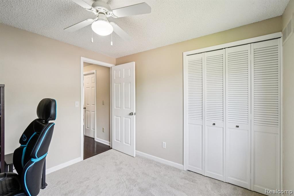 585 Timberline Drive, Rochester Hills, MI 48309 — Photo 18