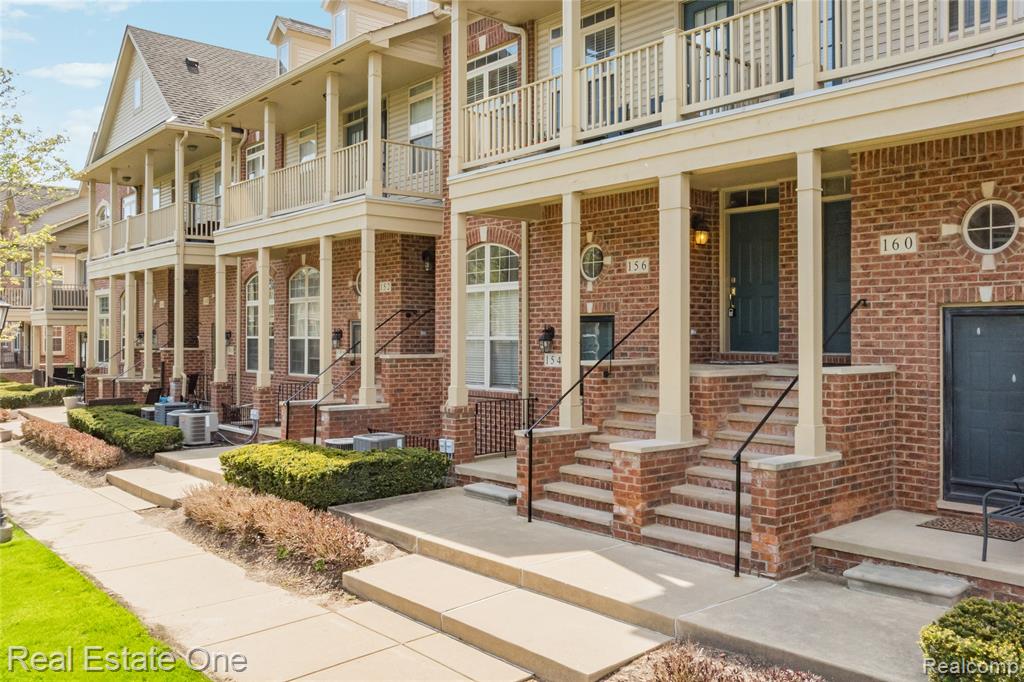 160 Sandy Lane, Walled Lake, MI 48390 — Photo 4