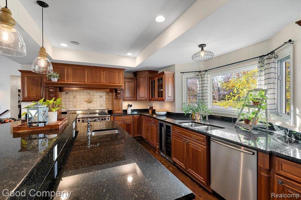 4671 BURNLEY Drive, Bloomfield Hills, MI 48304 — Photo 23
