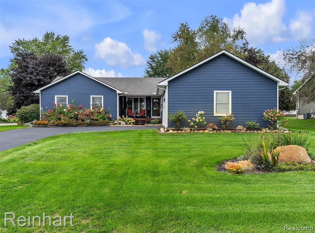 61600 Tayberry Circle, South Lyon, MI 48178