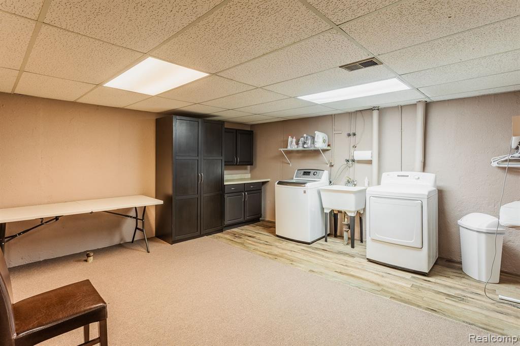 3140 LINDENWOOD Drive, Dearborn, MI 48120 — Photo 27