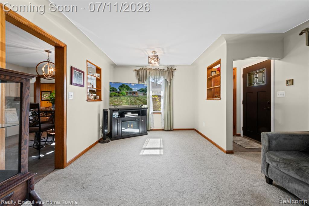 5615 Althea Street, Utica, MI 48316 — Photo 6