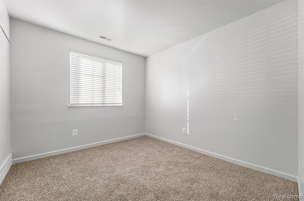 45210 Keding Street, 101, Utica, MI 48317 — Photo 10
