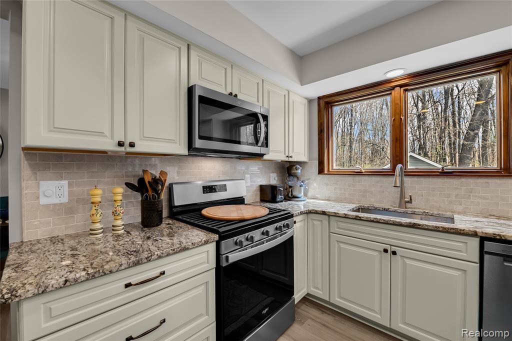 9447 Continental Drive, Taylor, MI 48180 — Photo 14