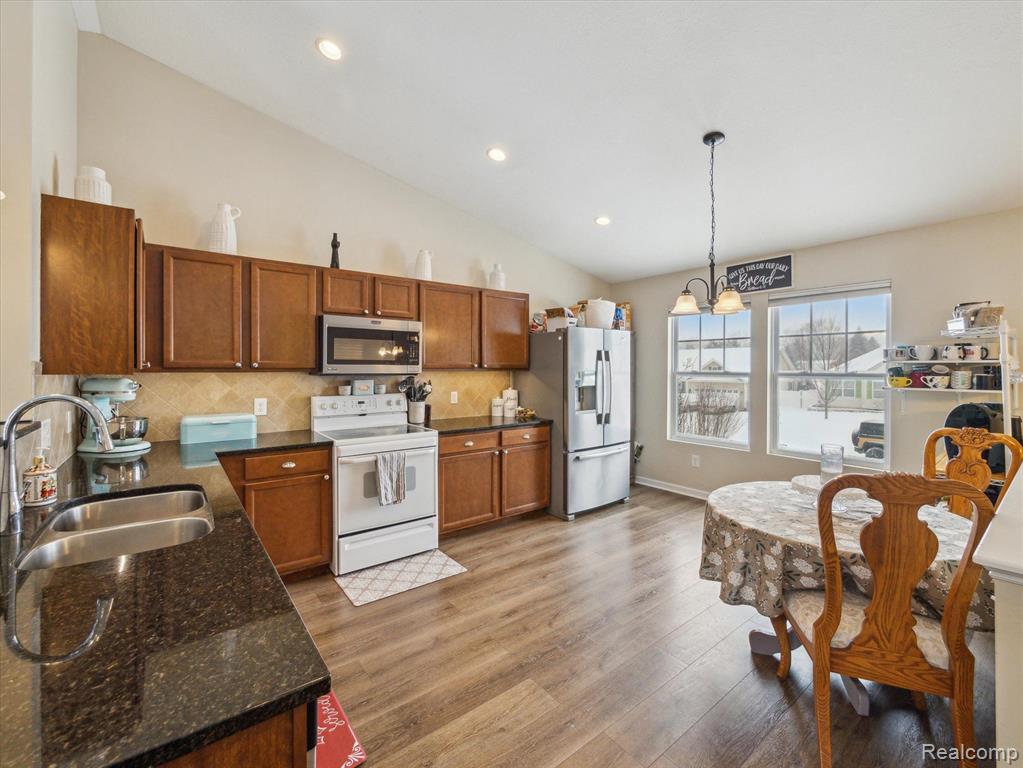 308 Cimarron Drive, Howell, MI 48855 — Photo 5