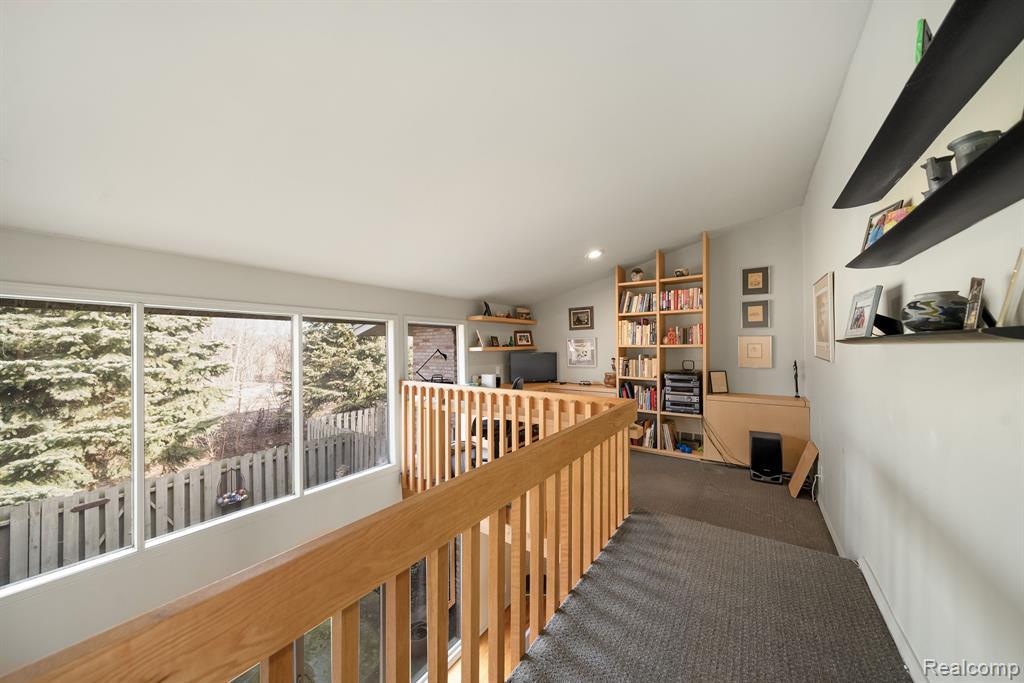 385 CONCORD Place, Bloomfield Hills, MI 48304 — Photo 17