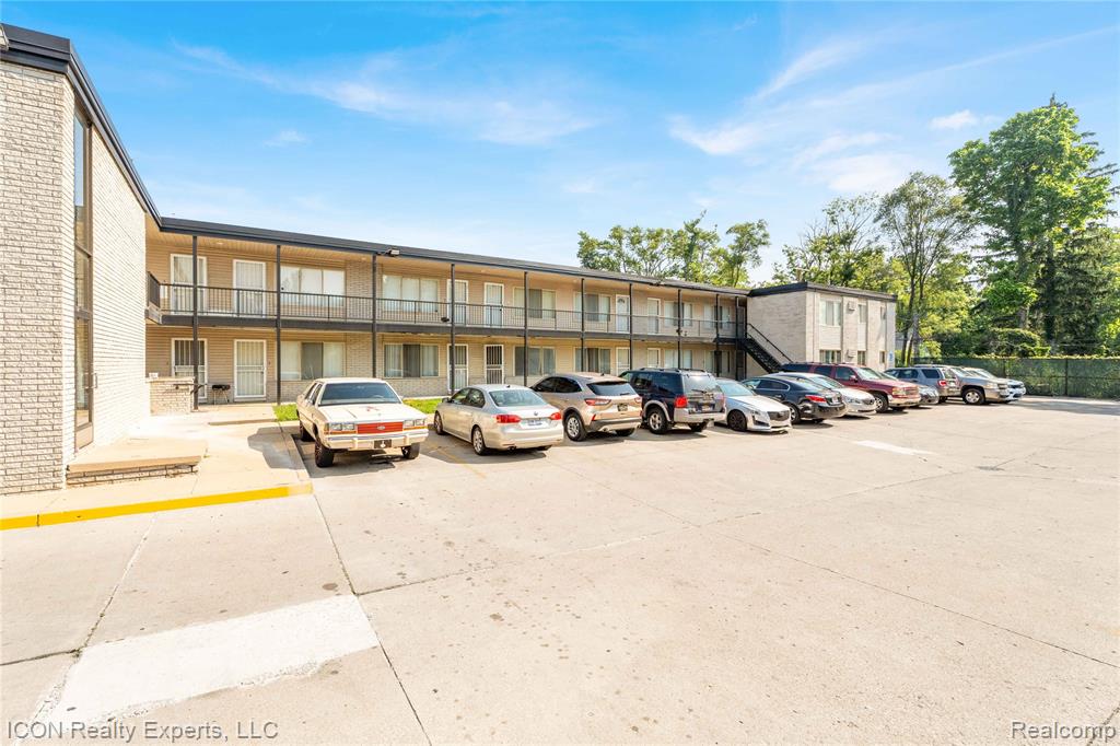 18400 Lahser Road, Detroit, MI 48219 — Photo 21