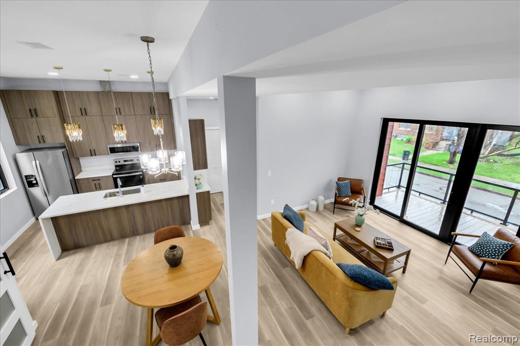 177 Gladstone, Detroit, MI, 48202