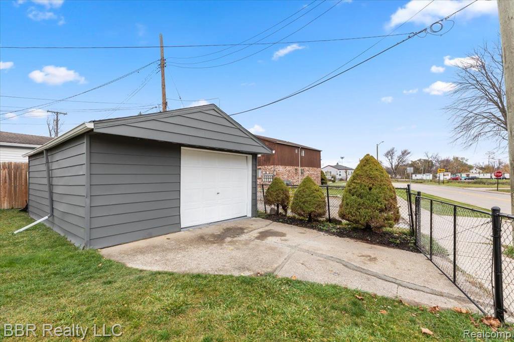 408 WHITE Avenue, Lincoln Park, MI 48146 — Photo 30