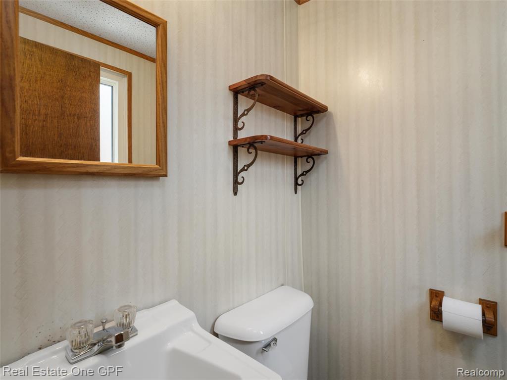 5214 Busch Avenue, Warren, MI 48091 — Photo 17