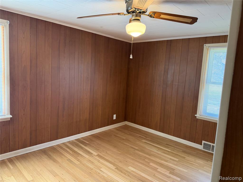 413 Bridson Street, Fenton, MI 48430 — Photo 11