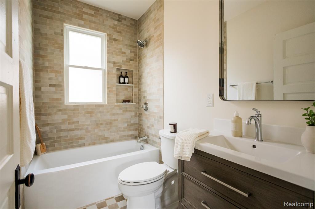 2160 Holcomb Street, Detroit, MI 48214 — Photo 31