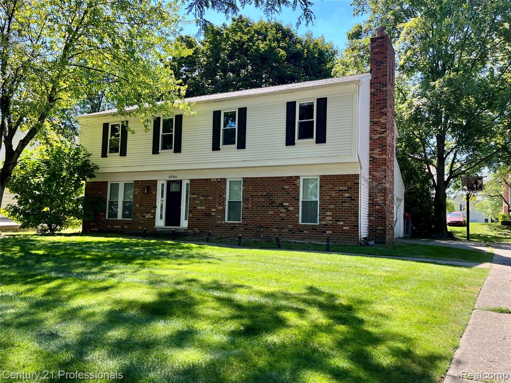 5720 Beauchamp, West Bloomfield, MI — front exterior